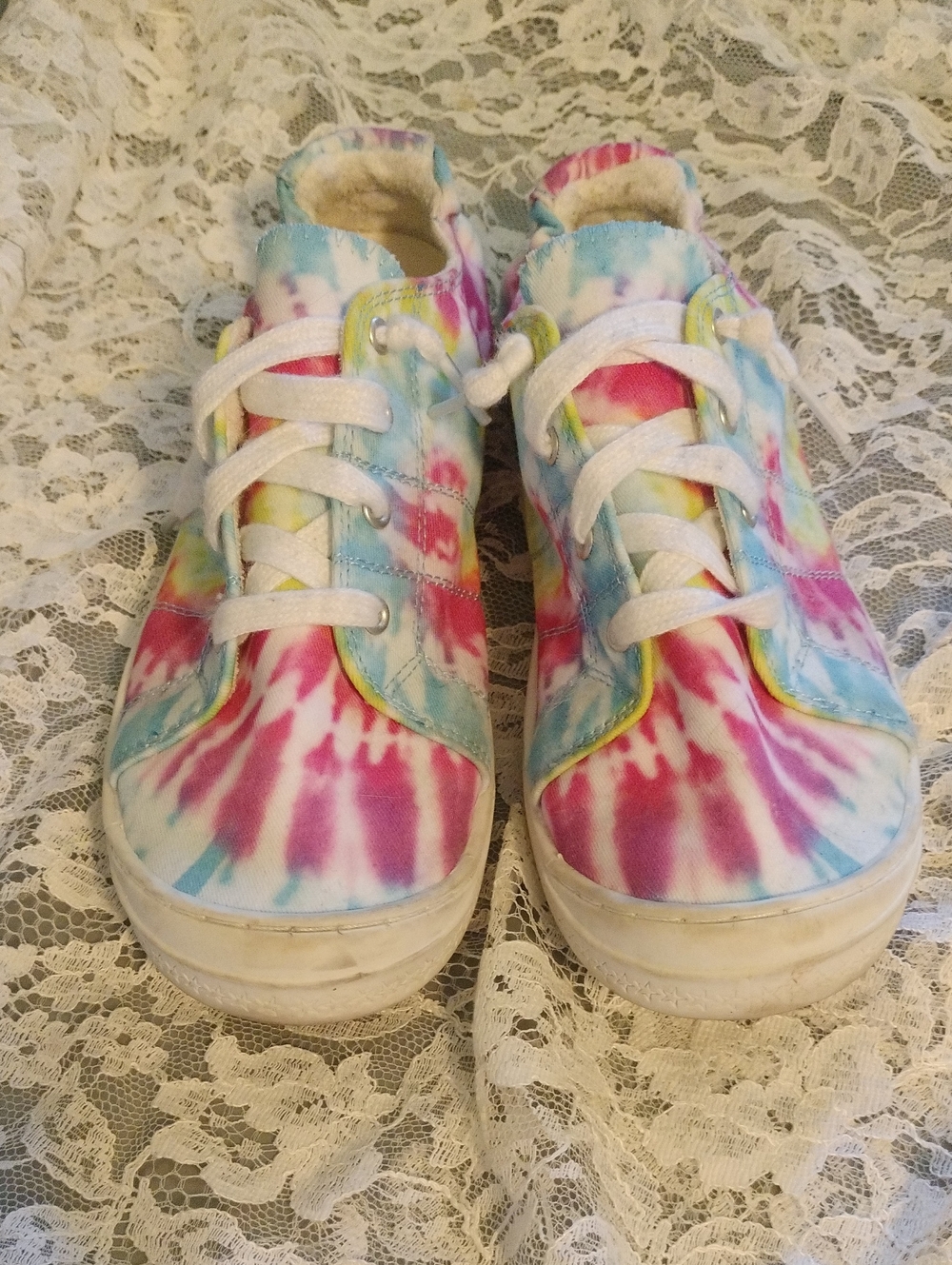 ⚜️ Wonder Nation Tie-Dye Canvas Slip-on Sneakers - Size 5